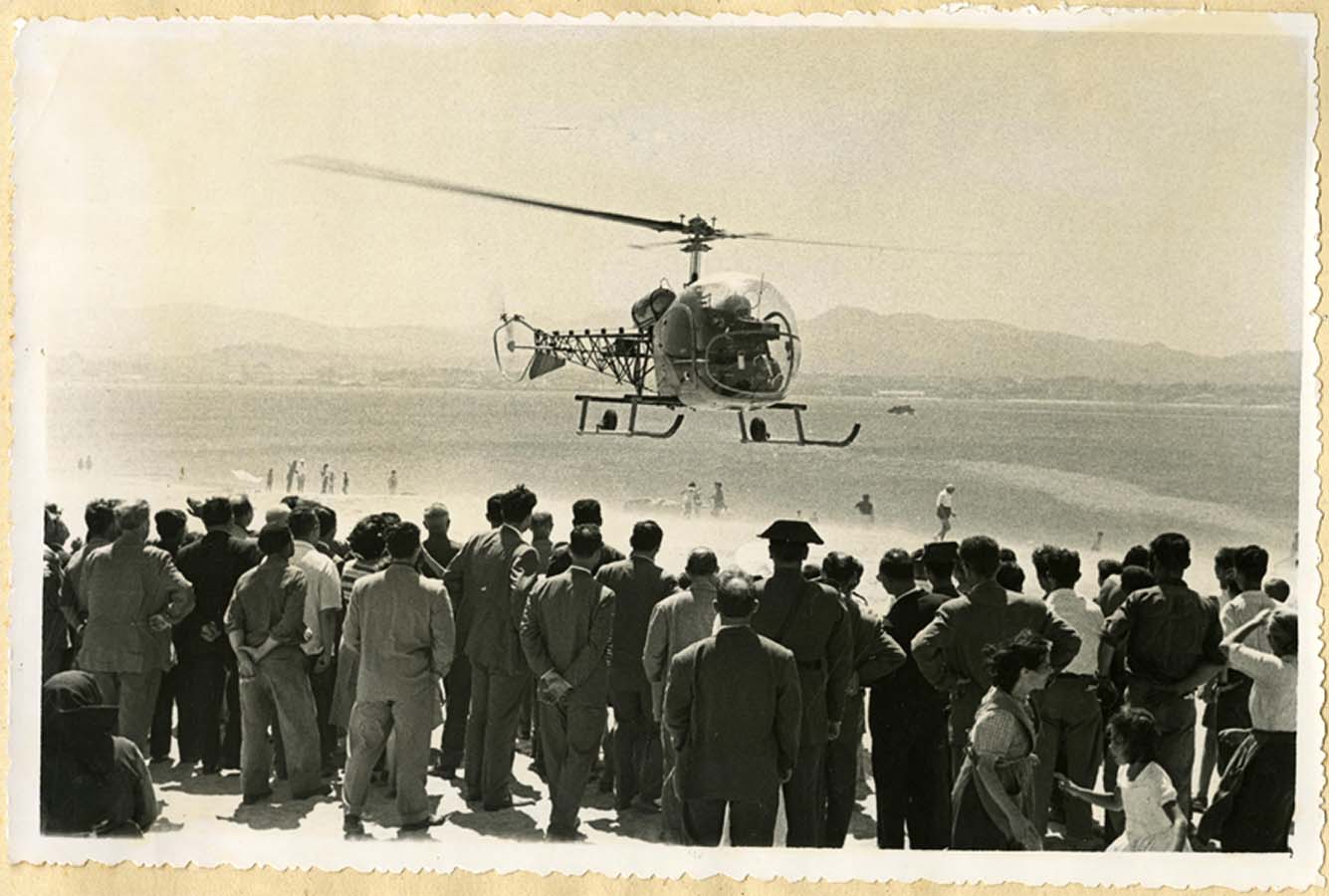 Visita do gobernador civil a Cangas (1957)