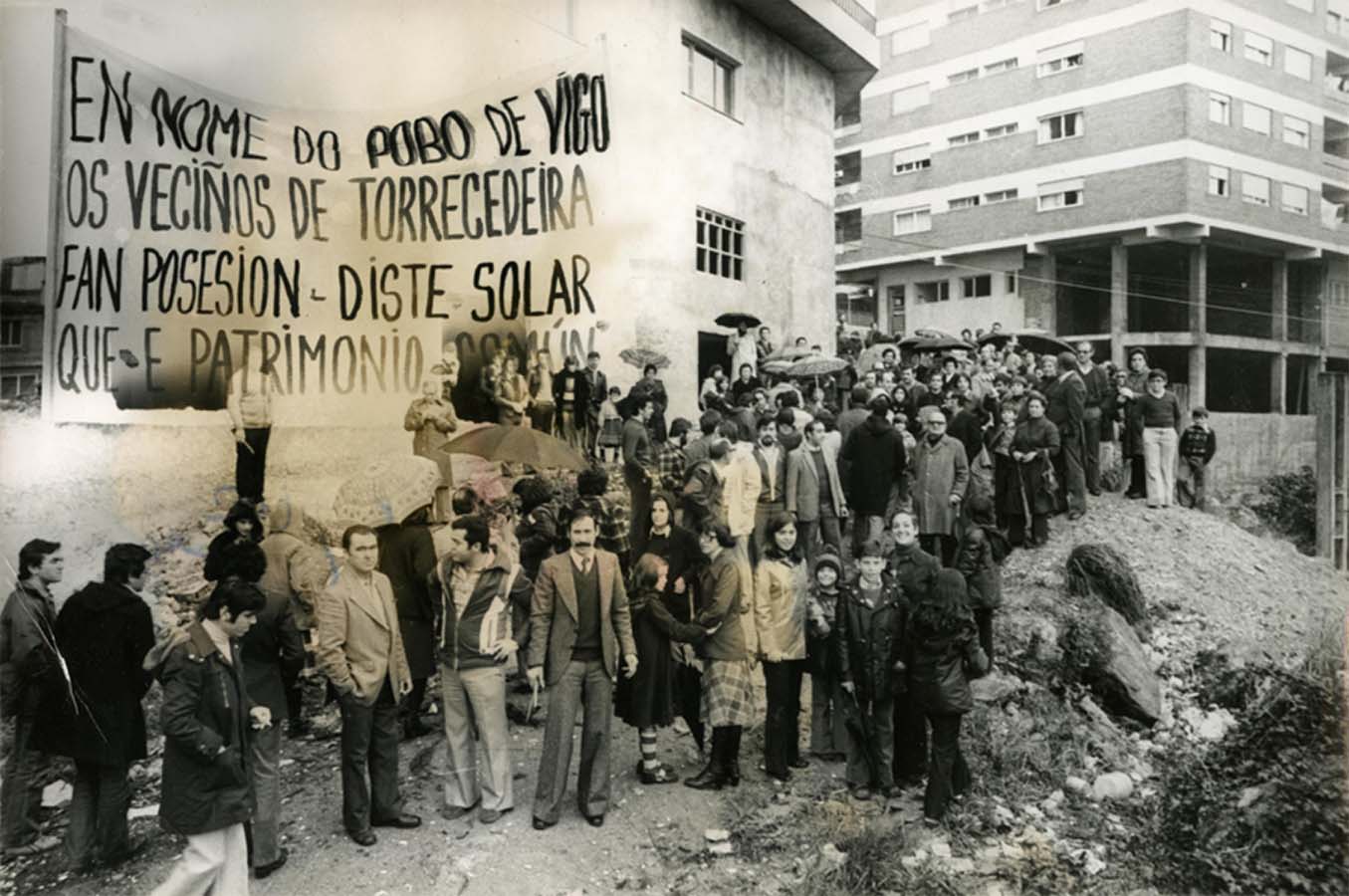 <i>Concentración de veciños de Torrecedeira</i> / Llanos, entre 1975 e 1980