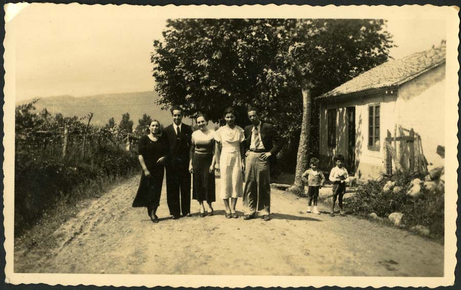 Natalio Abad cun grupo de amigos, ca. 1933