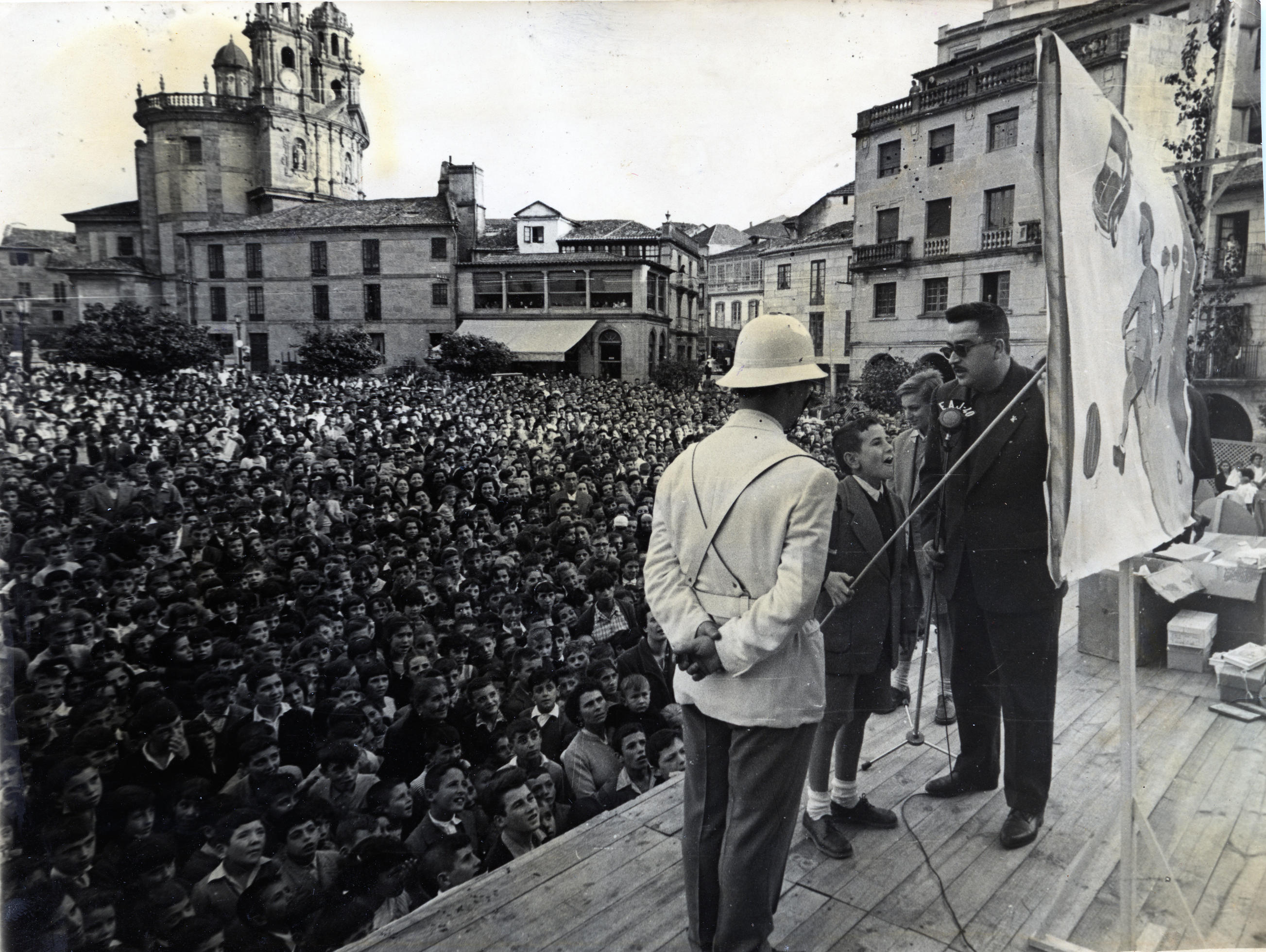 Campaña Prudencia e cortesía na estrada, acto en Pontevedra, ca. 1958